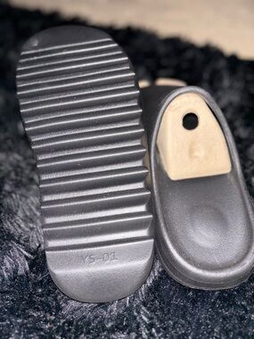 Yeezy Black Slides